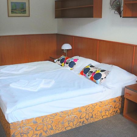 Hotel Maredis Корженов Экстерьер фото