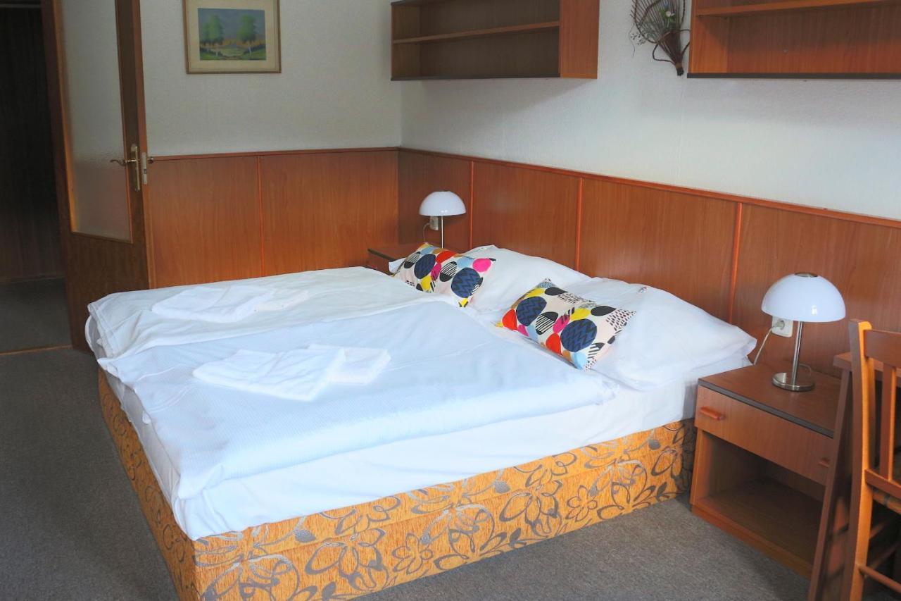 Hotel Maredis Корженов Экстерьер фото