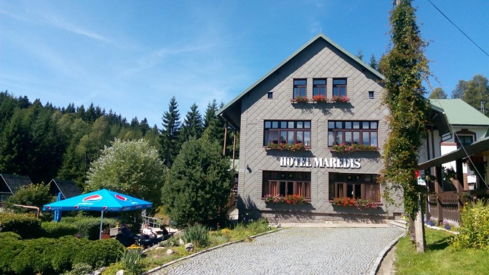 Hotel Maredis Корженов Экстерьер фото